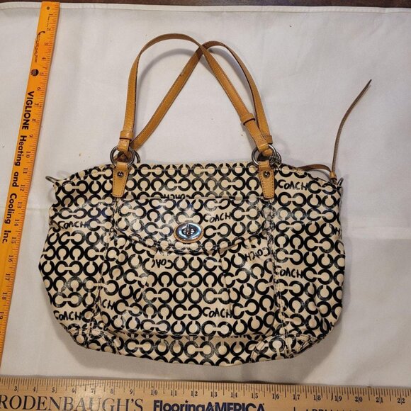 Coach Handbags - Vintage Coach handbag